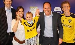 네덜란드 프로 축구구단에 정식 입단한 생후 18개월된 꼬마 축구선수