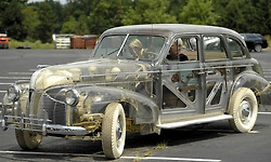 세상에 딱 3대 밖에 없는 투명 자동차 '고스트 카(Ghost Car)'가 경매에 나오다.