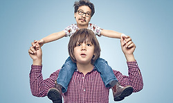 아이와 부모가 머리가 바꿔 버리면 어떤 모습으로 보여질까?