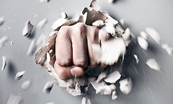 의지(意志)는 역경(逆境)을 이긴다.