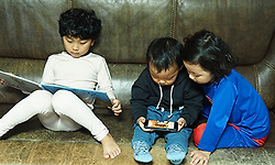 대가족 3대가 모여 살다.