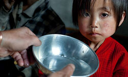 독일 구호단체인 캅 아나무르(Cap Anamur)가 촬영한 '배고픈 나라' 북한의 실상