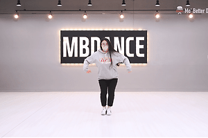 걸스힙합의 기본! 골반을 쉽게 돌리는 연습방법입니다! 썸네일