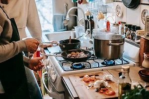 집에서 즐기는 불낙전골 레시피, 식당 부럽지 않은 맛 비법 썸네일