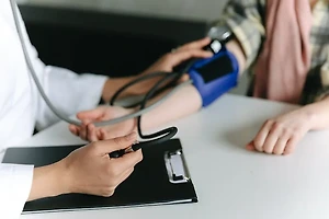 고혈압 극복방법과 치료방법 총정리, 혈압 낮추는 생활습관과 약물치료까지 썸네일