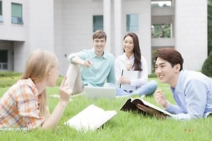 교환학생이란? 교환학생 프로그램 장점, 절차 알아보기 썸네일