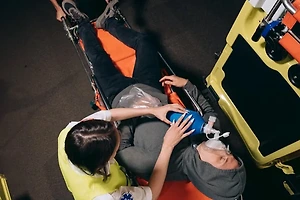 위기 상황 대처법 알아보기, 심폐소생술부터 구조 요령까지 썸네일