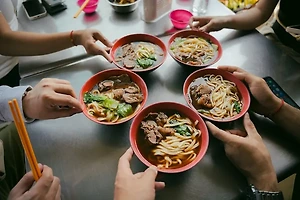 입맛 돋우는 비빔국수 양념장부터 면 삶는 법까지 썸네일