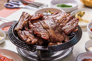불맛의 정점을 찍다 생방송투데이 숯불통돼지갈비 판매 위치 3월 4일 방송