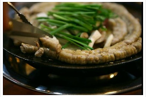 생생정보 고소한 곱이 꽉찬  곱창구이 매콤달콤 국물맛일품 곱창전골