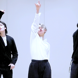 'Opening Sequence' Dance Practice