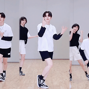 '교환일기 (두밧두 와리와리)' Dance Practice