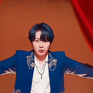 210809 'Select Shop' Strawberry Gum M/V GIF