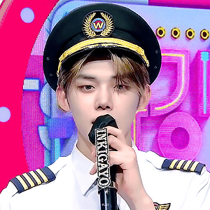 220612 인기가요 MC