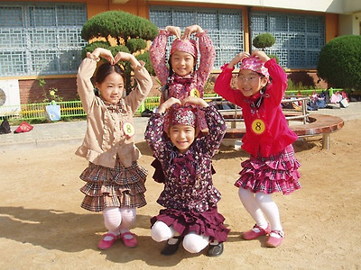 친구들과 함께한 가족동요대회에서..