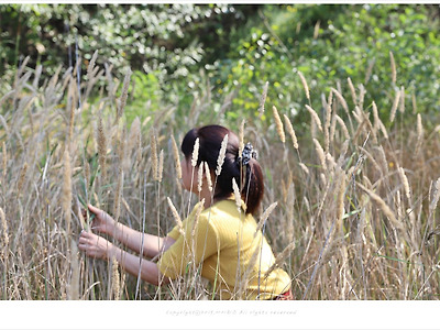 파주 인물출사, 가을들판 산조풀밭에서 - 모카