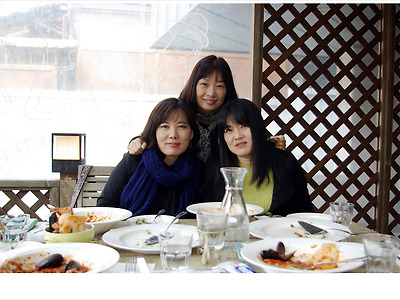 홍대맛집 골든리트리버가 있는 홍대 토토의 와인 구멍가게