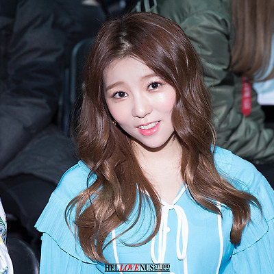 170329 서울패션위크 - ROMANCHIC 헬로비너스 서영 직찍 by 아데스