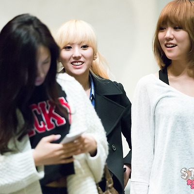 13.12.09 헬로비너스 카스포인트 어워즈 퇴근길 by. 철우티스토리 툴바