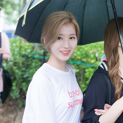 160624 뮤직뱅크 출근길 사나