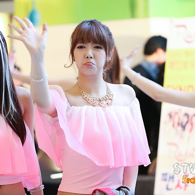 13.03.02 레인보우 여의도 IFC 팬사인회 by. 5range티스토리 툴바