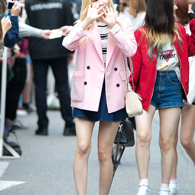 160513 뮤직뱅크 출근길 사나