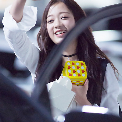 16.07.18 에이프릴 진솔 걸스피릿 출근,외출,퇴근길 by. Zetta티스토리 툴바