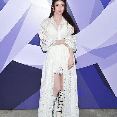 한소희 GRIS DIOR 디올 인스타그램