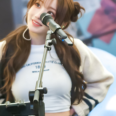 241127 영등포 타임스퀘어 후아유 팝업 QWER P01