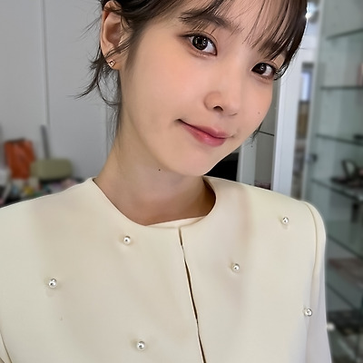 231024 아이유 제8회 금융의 날 대통령표창 수여식 사진