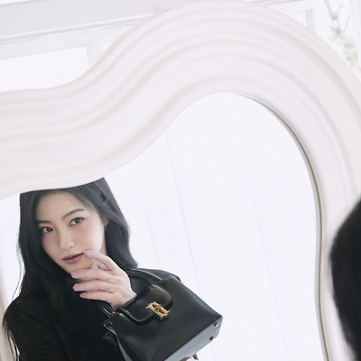 신예은, 고혹적이거나 사랑스럽거나