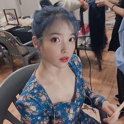 가수 아이유(IU)