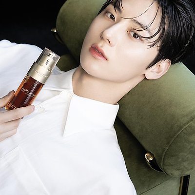 황민현 화보 코스모폴리탄 클라랑스