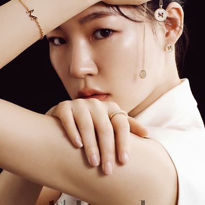 한예리 퍼스트룩 화보