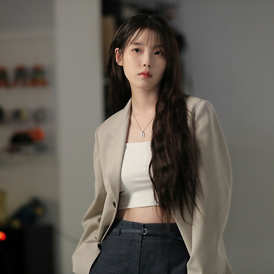 아이유 빅이슈 코리아 촬영 비하인드 26P