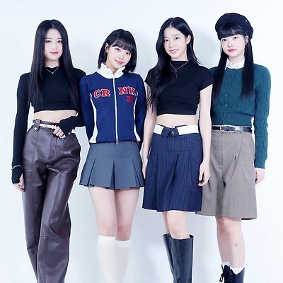 LE SSERAFIM (르세라핌) 'StarNews (스타뉴스☆)' 인터뷰 화보 (55p)