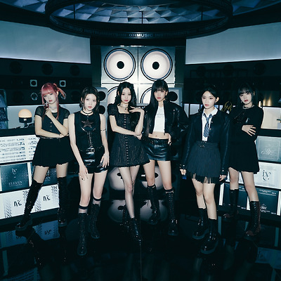 아이브 (IVE) 일본 1st 미니 앨범 'WAVE' 콘셉트 화보 1