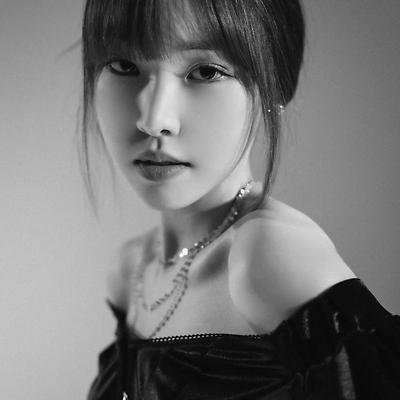 유주 (여자친구) 나일론 화보
