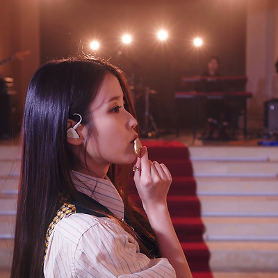210329 아이유 'Coin' Special Clip 4K Cut (42p)