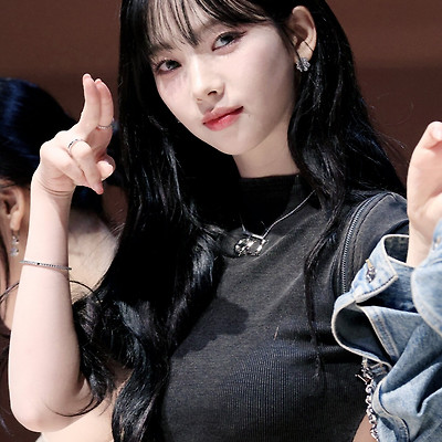 블랙 골지원피스 에스파 카리나