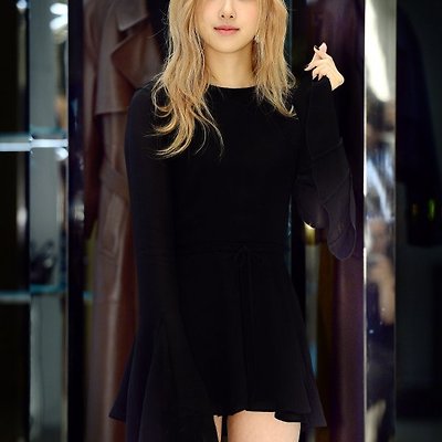 블랙핑크 로제 생로랑 현대 팝업 스토어 사진들 움짤들 모음.gifpg