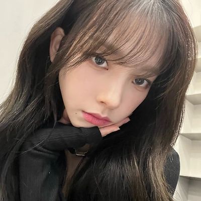 앞머리 내린 에스파 카리나 라이브방송