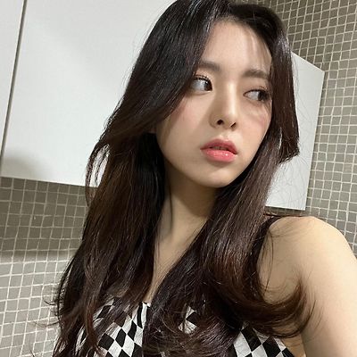 체크무늬 끈나시 있지 유나 사진 움짤 mp4