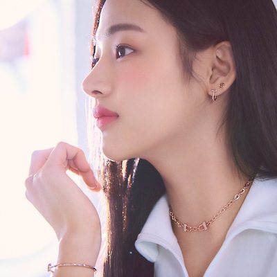 뉴진스 스톤헨지 화보