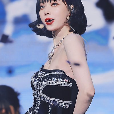 레전드를 찍은 에스파 윈터의 KBS 가요대축제 무대 사진