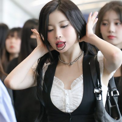 250418 공항 출국하는 베이비몬스터 사진 로라 아사 루카 아현 라미 파리타 치키타