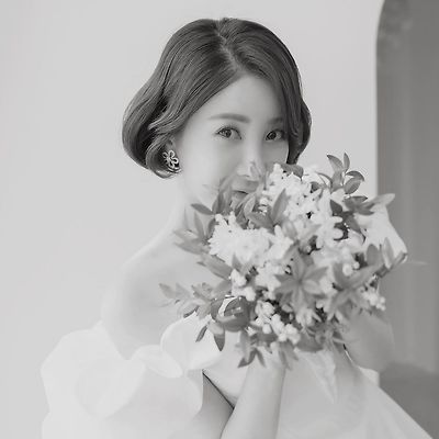 쥬얼리 출신 방송인 서인영 '웨딩 화보' 공개
