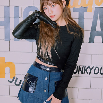 [앨범자켓] 2022.02.28 미니4집 [YELLOW PUNCH]