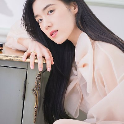 배우 정은채 'ELLE (엘르)' 끌레드뽀 보떼 (Cle de Peau Beaute) 화보 비하인드