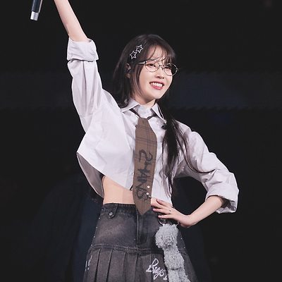 아이유 HER 타이베이 콘서트 1일차 팬 직찍 모음